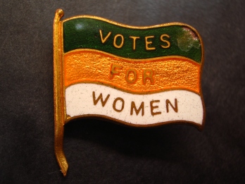 Votes_for_Women_lapel_pin_(Nancy)